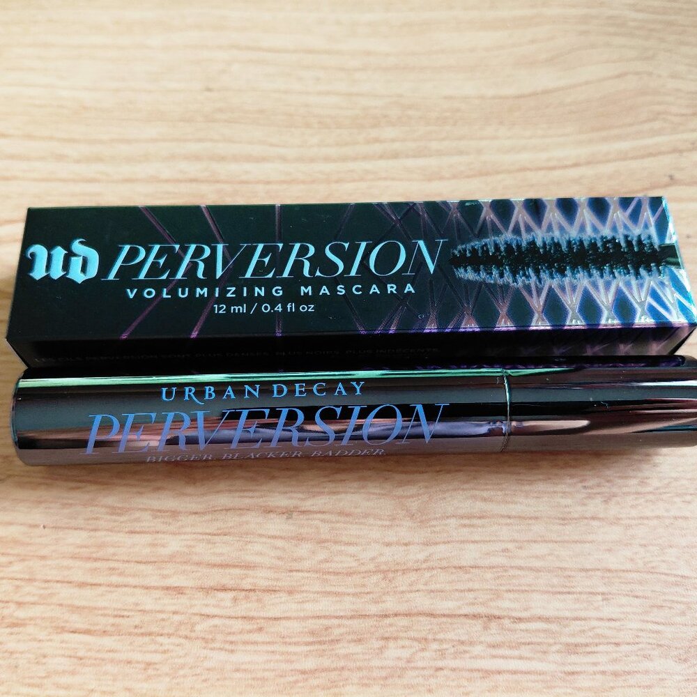 Urban Decay Perversion Volumizing Black Mascara